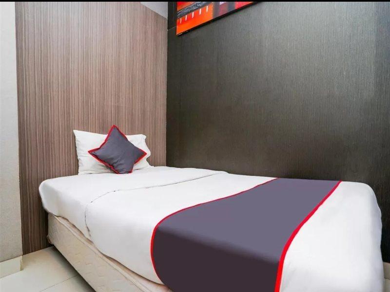 Collection O 29 Twin Tower Hotel Surabaya Luaran gambar